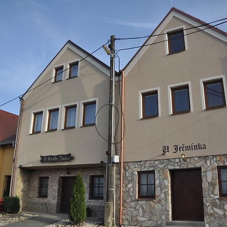U Jecminka Villa Hlohovec Exterior photo